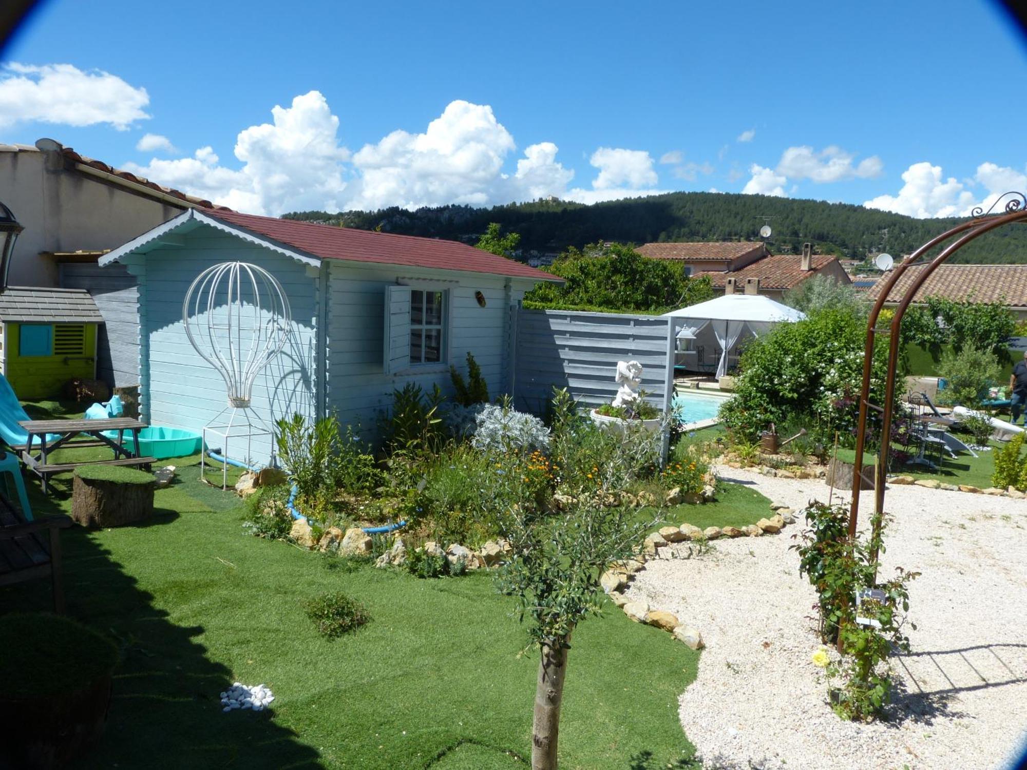 Eclats Du Sud Hebergements "Les Lavandes" Ou "Les Romarins" Meubles De Tourisme Classes 3 Etoiles Auriol Oda fotoğraf