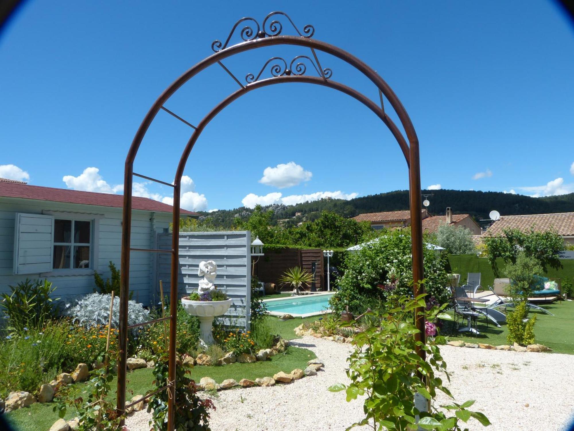 Eclats Du Sud Hebergements "Les Lavandes" Ou "Les Romarins" Meubles De Tourisme Classes 3 Etoiles Auriol Oda fotoğraf